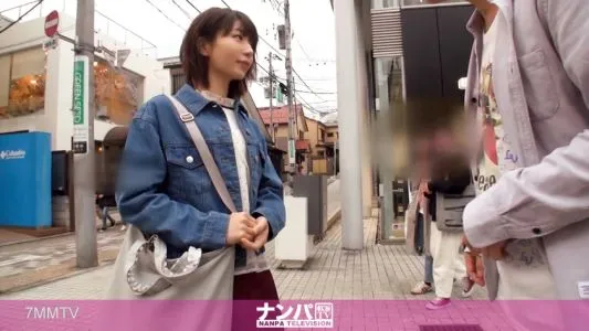 200GANA-2060 嚴重調情,第一槍。 1316 抓到在原宿逛街的天真的雜貨店妹子打賞得到了。本來不想拍AV的,但是用電動按摩器自慰的時候,開始覺得爽了。。。