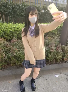 fc2-ppv 2745512 【限時12000→9980】【續集】【第一臉】18歲純真F罩杯美少女美嘉醬!幼體發育後的第一次大噴!穿制服的餡餅,生平第一次用校水拍大臉
